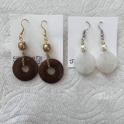 DDD136- Vintage Chocolate & White Jade Earrings
