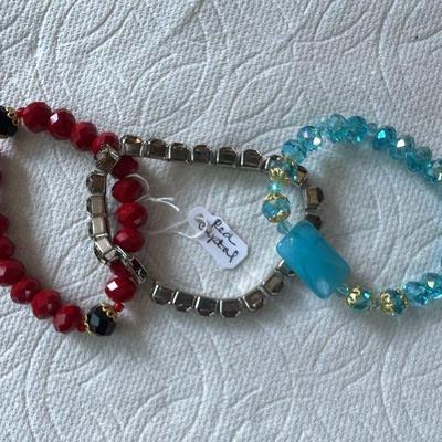 DDD109- Assorted Myrna Lee Bracelets 