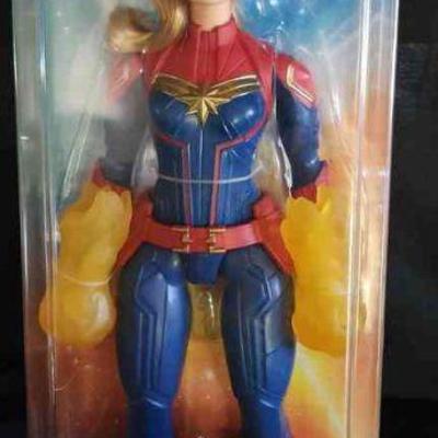 DDD015 - Captain Marvel Super Hero Doll