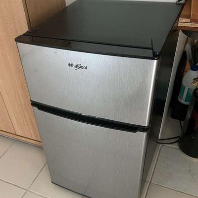 DDD503-Whirlpool Mini Refrigerator