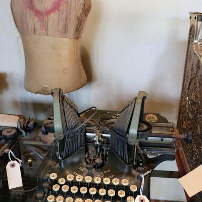 vintage and antique typewriters