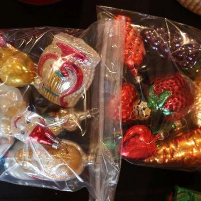 Vintage Christmas decor and paper