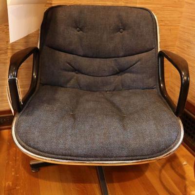 Vintage mid-century Knoll chair