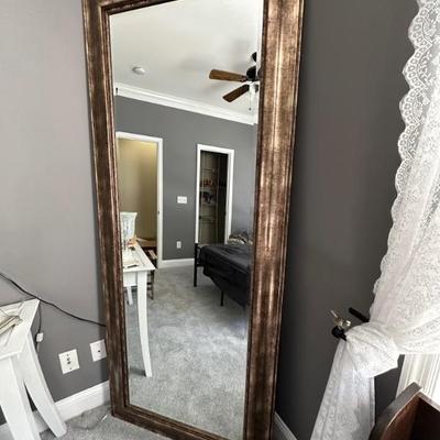 FULL LENGHT DRESSING MIRROR