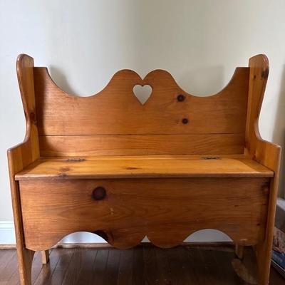 WOODEN DOLL STORAGE BENCH WITH HEARTS