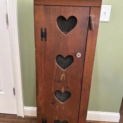 HEART PIE CABINET