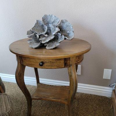 24x18x25 wood oval side table