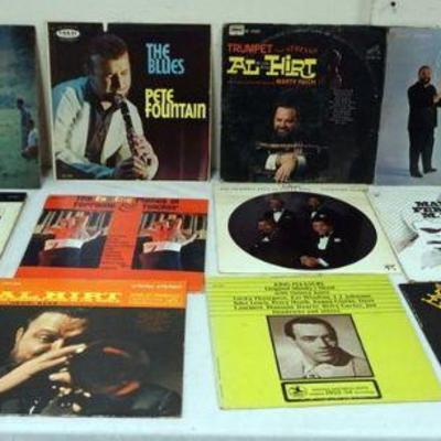 1100	LOT OF 17 ASSORTED ALBUMS, JAZZ
