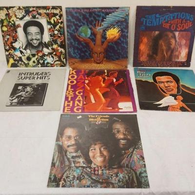1060	R&B/POP ALBUMS LOT OF 7 INCLUDING ROY AYERS, TEMPTATIONS, BILL WITHERS, ETC
