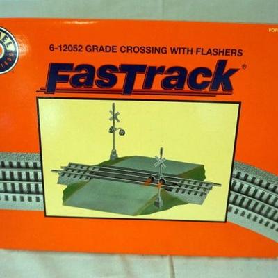 1113	LIONEL TRAIN O GAUGE FAST TRACK GRADE CROSSINGS W/FLASHERS
