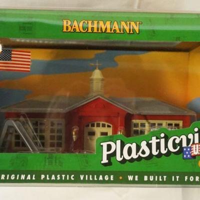 1091	BACHMAN O GAUGE PLASTICVILLE USA *SCHOOL HOUSE W/PLAYGROUND*
