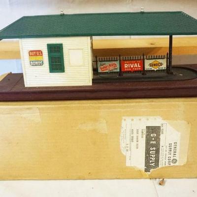 1063	LIONEL TRAIN 356 FREIGHT STATION
