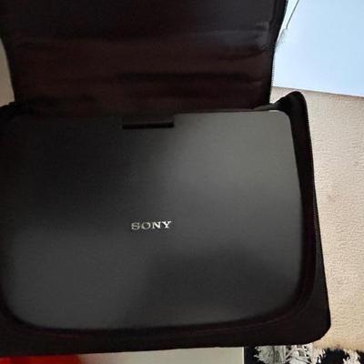 Portable Sony DVD w/Carrying Case