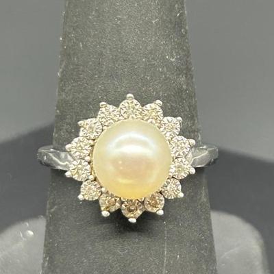 10kt Gold w/ Pearl & Diamond Ring, Size 6.75