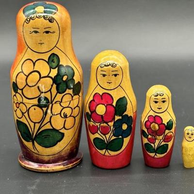 4-Piece Matryoshka Russian Nesting Dolls
