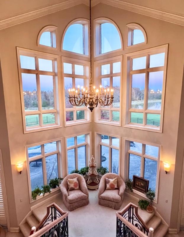 7,700 ft.Â² HUGE HIGHEND SALE! A MUST SEE!