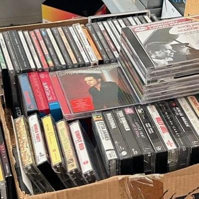 CD's Cassettes 8 Tracks
