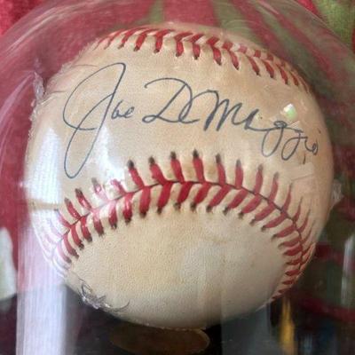 CIP135 - Joe DiMaggio Signed Baseball 
