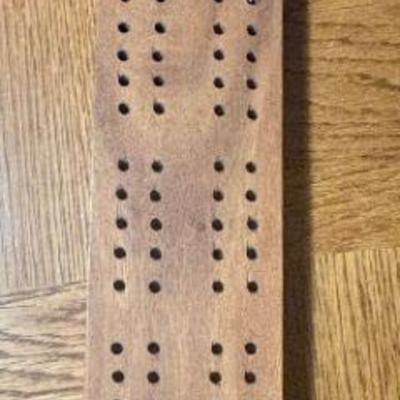 CIP118 - KOA WOOD Cribbage Board w/Pegs