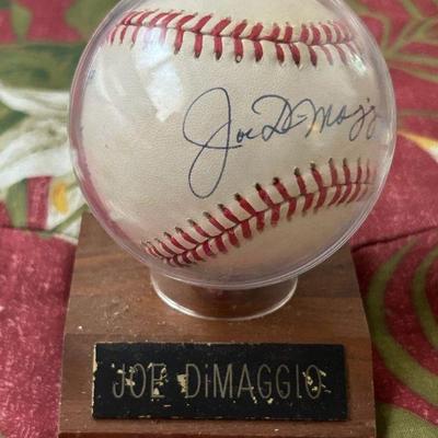 CIP131 - Joe DiMaggio Signed Baseball 