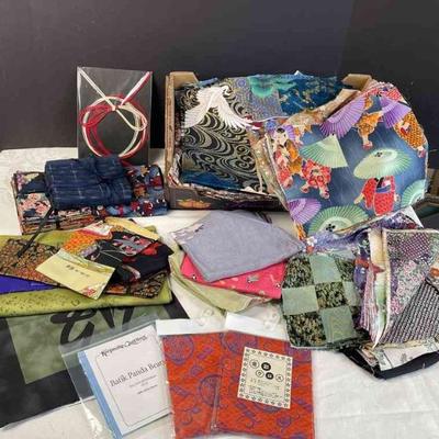 Japanese Vintage Kimono Fabric squares Cut
Japanese Fabric Squares including Silk