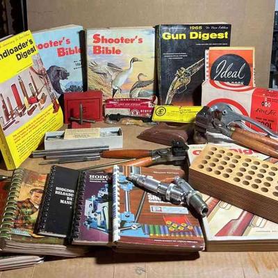 Hunting Enthusiast Lot 
Vintage Reloading