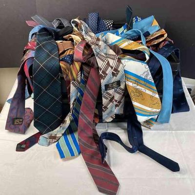 More than 75 Vintage Ties! Many of them silk