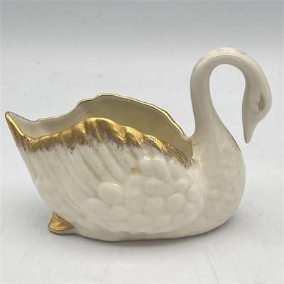 Lot 017  
Early 20th C Lenox Porcelain Swan