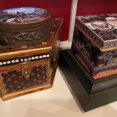 Assortment of decorative boxes and musical boxes 