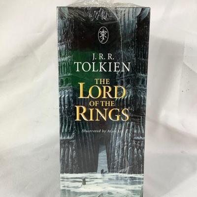 WIII200 2002 The Lord Of The Rings Hard Cover Box Set	New Factory sealed, hard cover set, illustration by Alan Lee. Author is J.R.R...