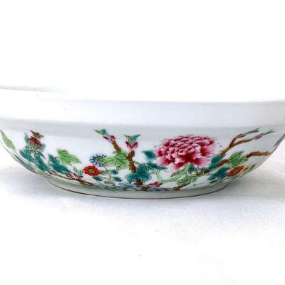 GRLE503 Signed Antique Guangxu Porcelain Large Bowl	Chinese, Qing Dynasty enameled porcelain 7.5 inch bowl with Guangxu marks on bottom,...