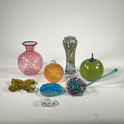 (8PC) ART GLASS OBJECTS | Including a pink Goldfarb Studio vase with blue rim (h. 5.75 in.), a signed Lutner vase with peacock motif (h....