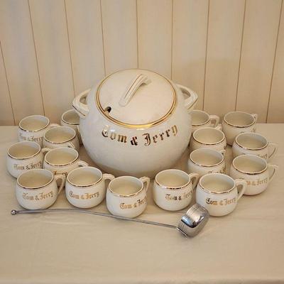 Vintage Tom & Jerry punch set with ladle and 16 cups.
