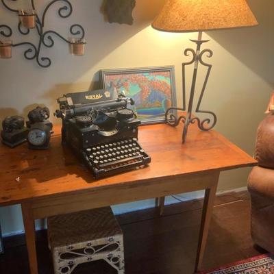 early one board top table with breadboard ends