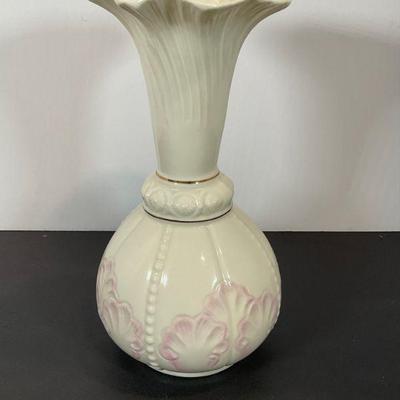 Belleek (1918) Rossmore Vase