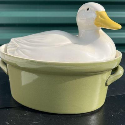 Carbone Casserole with Duck Lid 