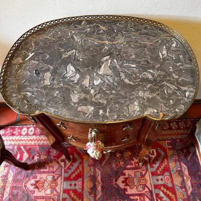 Louis XV kidney-shaped nightstand with green marble top 