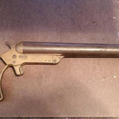 #1434 â€¢ Antique Flare Pistol
