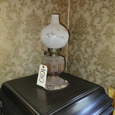 #1010 â€¢ Vintage Kerosene Lamp
