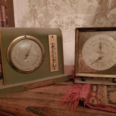 #1486 â€¢ (2) Clocks
