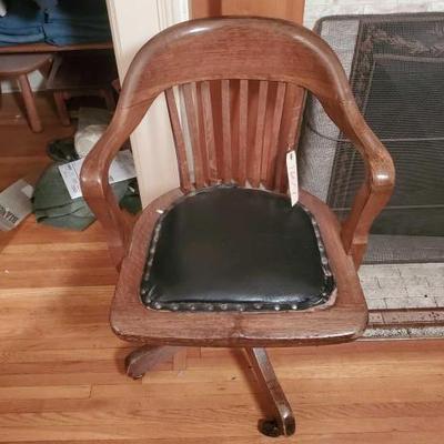 #1604 â€¢ Rolling Wooden Office Chair
