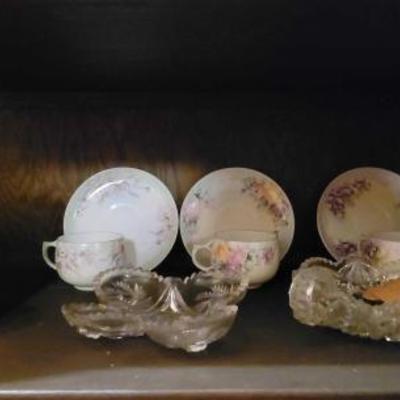 #1536 â€¢ China, Decorative Vase, Glassware
