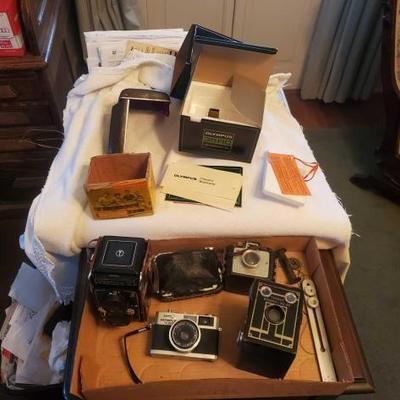 #1422 â€¢ Yashica-D, Olympus 35RC, Target Browning Six-20, & Kodak Brownie Holiday Camera

