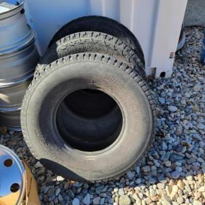 #16528 â€¢ 3 Tires
