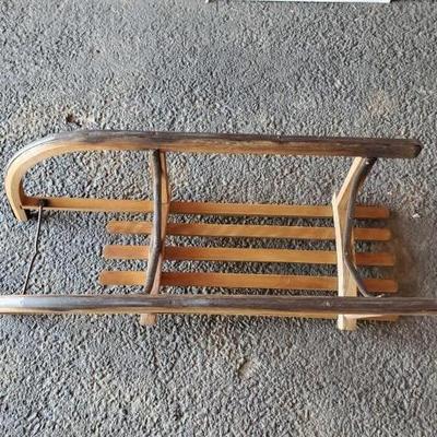 #10510 â€¢ Vintage Wooden Sled
