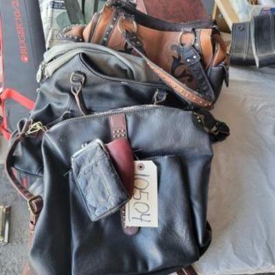#10504 â€¢ (4) Womens Purse's and (2) Coin Purse's
