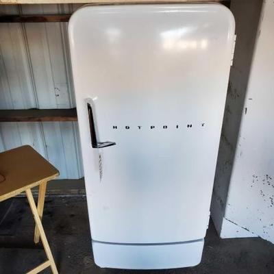 #10026 â€¢ HotPoint Vintage Refrigerator and Freezer
