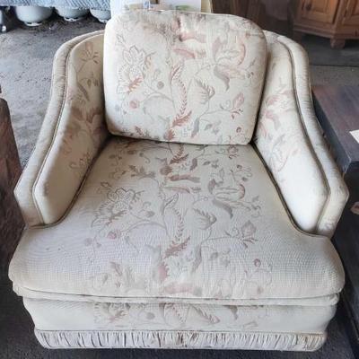 #10086 â€¢ Vintage Accent Chair With Flower Accents
