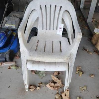 #3152 â€¢ 3 Plastic Patio Chairs
