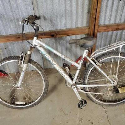 #1528 â€¢ Schwinn Ranger Bike
